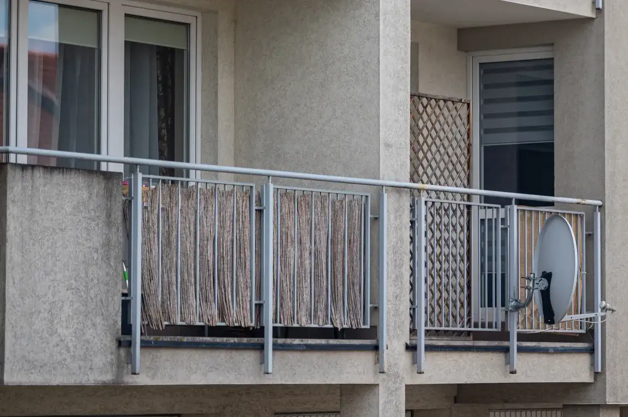 Palenie na balkonie w hotelu w Polsce? Sprawdź, zanim zapłacisz!