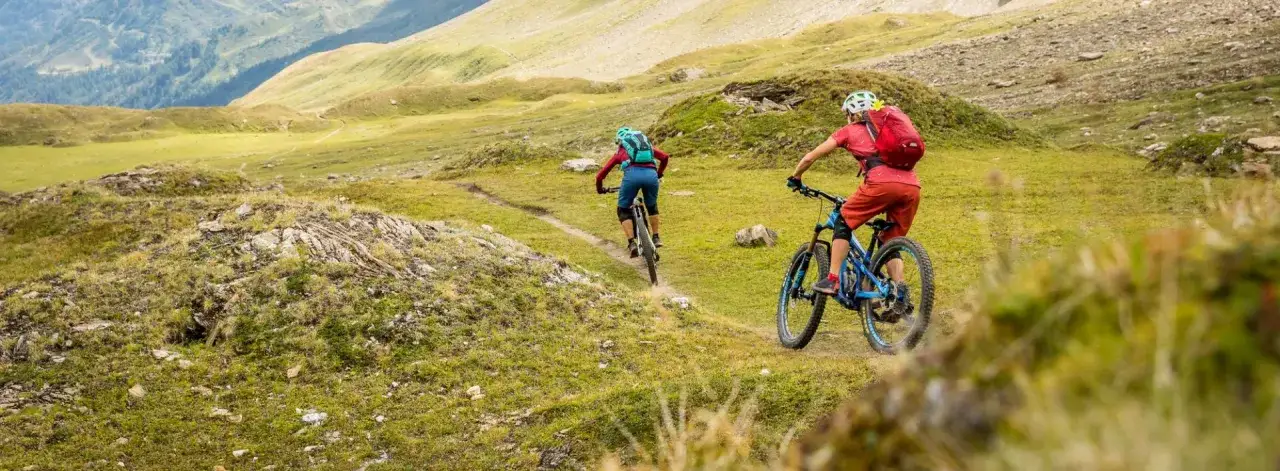 Jak przewozić plecak na rowerze, aby uniknąć problemów z równowagą