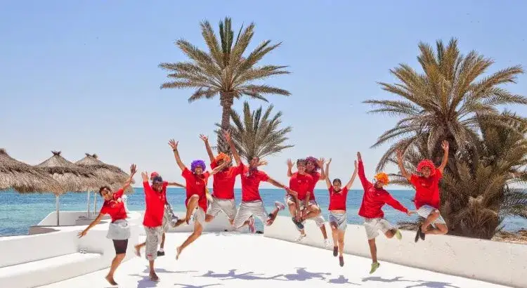 Ile zarabia animator w hotelu? Zaskakujące fakty o wynagrodzeniach