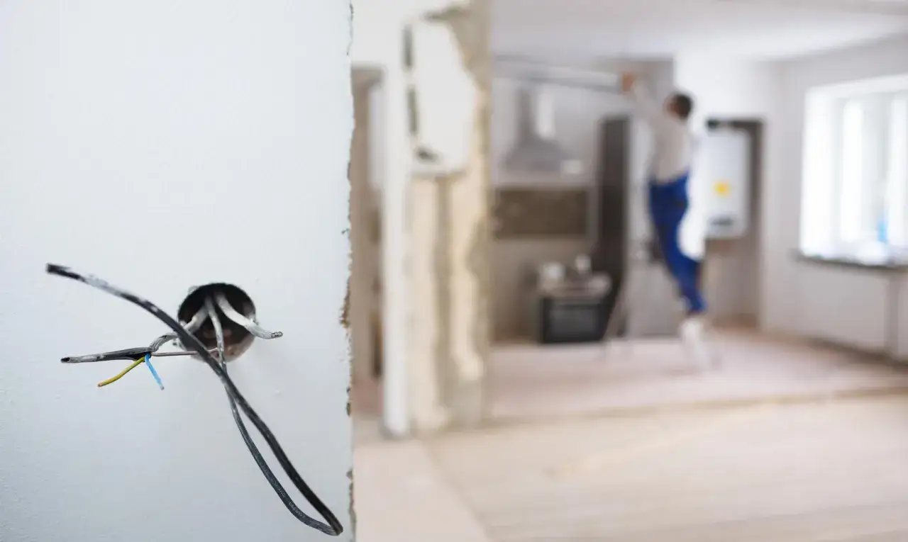 Czy trzeba zgłaszać remont mieszkania do spółdzielni? Sprawdź, co grozi.