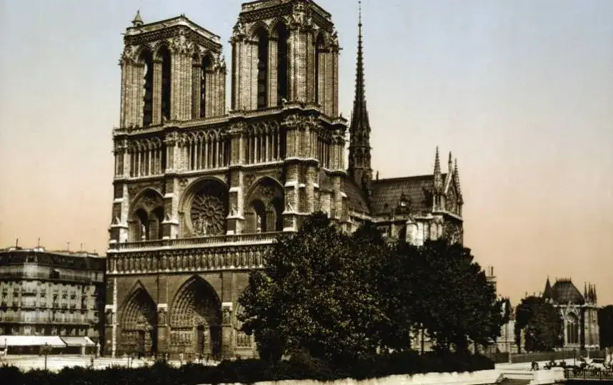 Kiedy powstała katedra Notre-Dame? Odkryj jej fascynującą historię