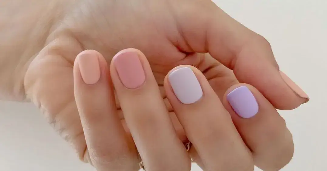 Malowanie paznokci jak nie pobrudzić skórek - sprawdzone techniki