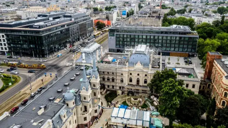 Pałac Karola Poznańskiego: Fascynująca historia łódzkiej rezydencji magnackiej