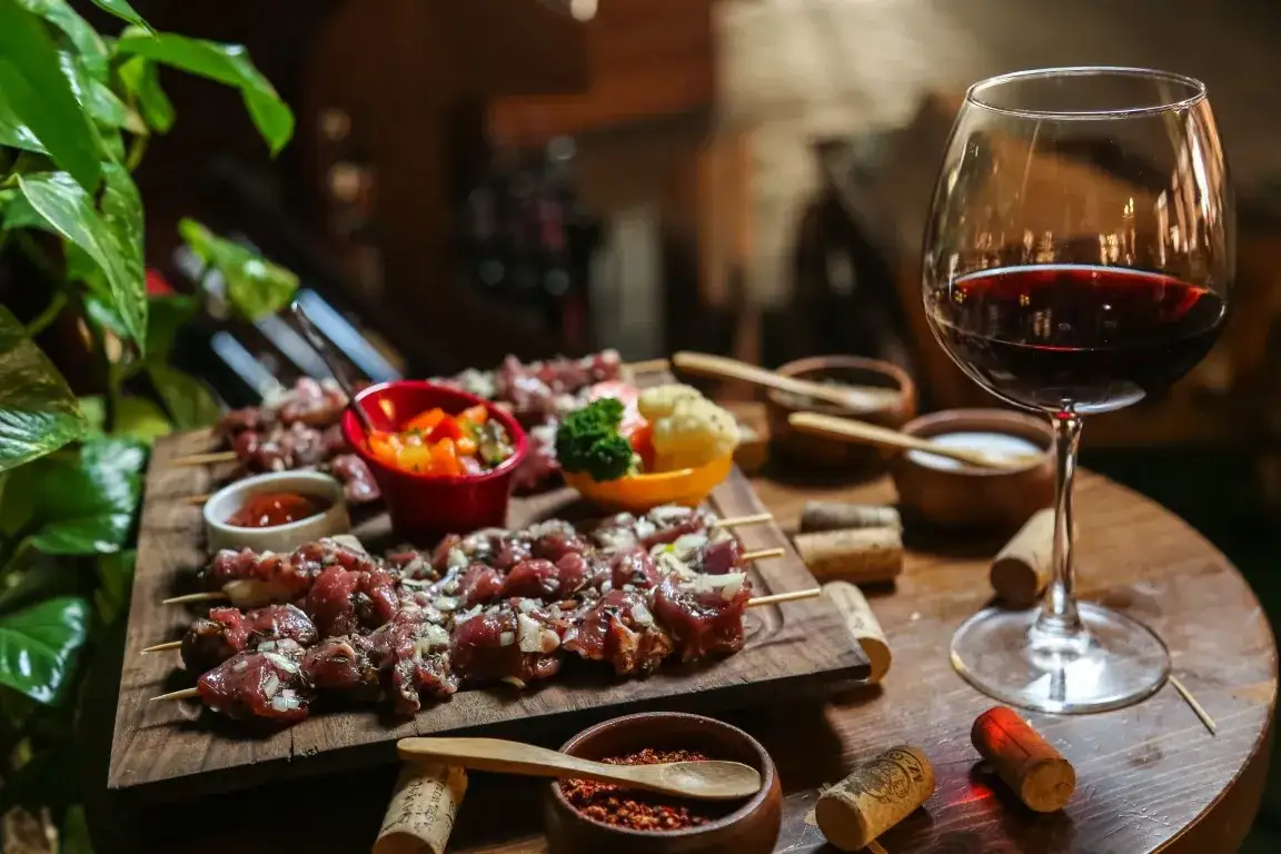 Jakie wino do dziczyzny? Odkryj idealne parowanie smaków