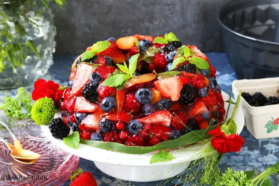 Zrób idealną galaretkę z owocami: Porady eksperta, by zawsze się udała