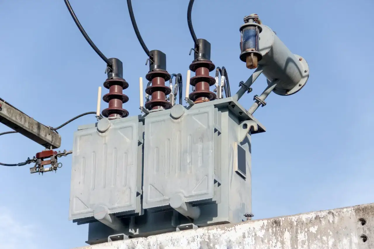 Skrzynka elektryczna na działce i co dalej - uniknij kosztownych błędów