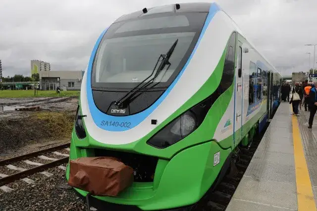 Jak dojechać do Mielna pociągiem z Katowic bez zbędnych przesiadek