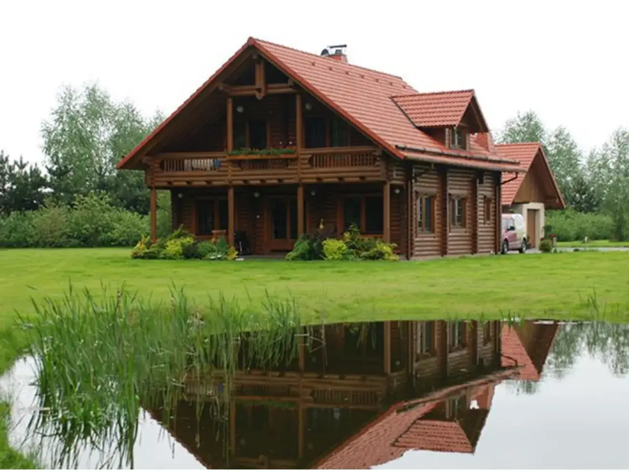 Ile kosztuje dom z bali całoroczny? Analiza kosztów i oszczędności.