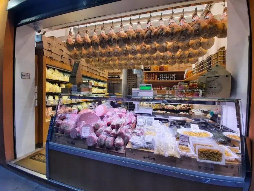 Bolonia gdzie zjeść: najlepsze restauracje i lokalne specjały