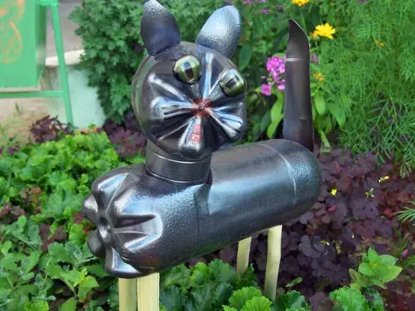 Majestatyczny paw z butelek: Zrób to sam do ogrodu!