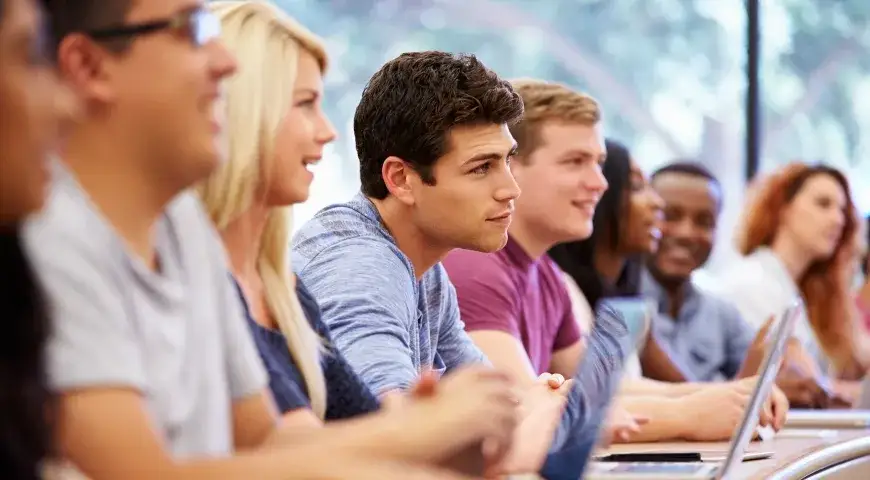 Skuteczne metody, jak się uczyć na studiach i uniknąć stresu