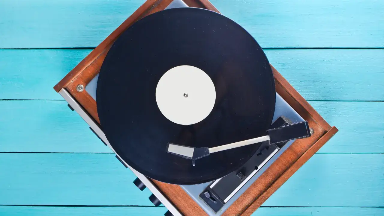 Winylowe hity, które warto mieć w kolekcji płyt