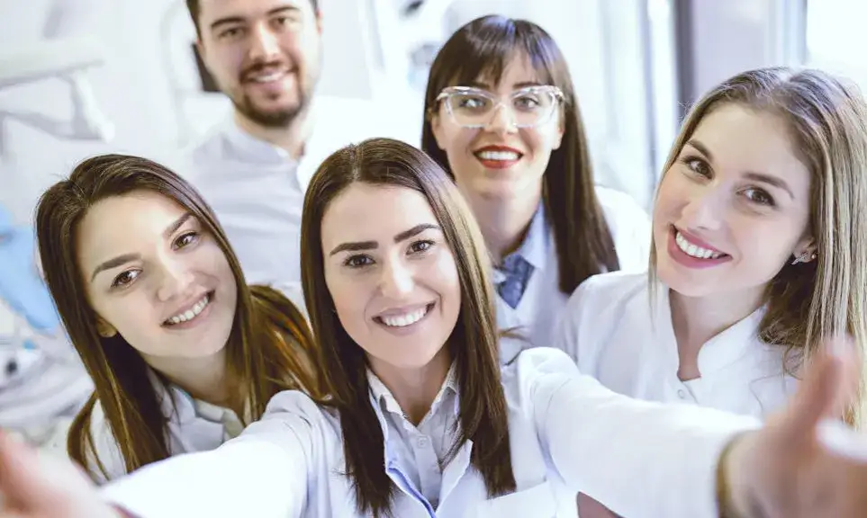 Jak zostać dentystą w Polsce? Kompletny przewodnik krok po kroku