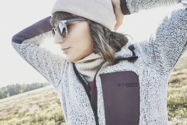 Bluza sherpa – co to znaczy i jakie ma wyjątkowe właściwości?