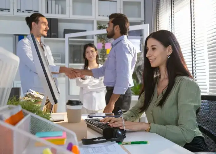 Kiedy pracodawca może dopuścić nowo zatrudnionego pracownika do pracy?