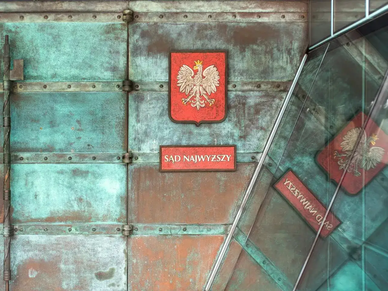 Sąd najwyższy co to? Kluczowe informacje o jego roli i funkcjach