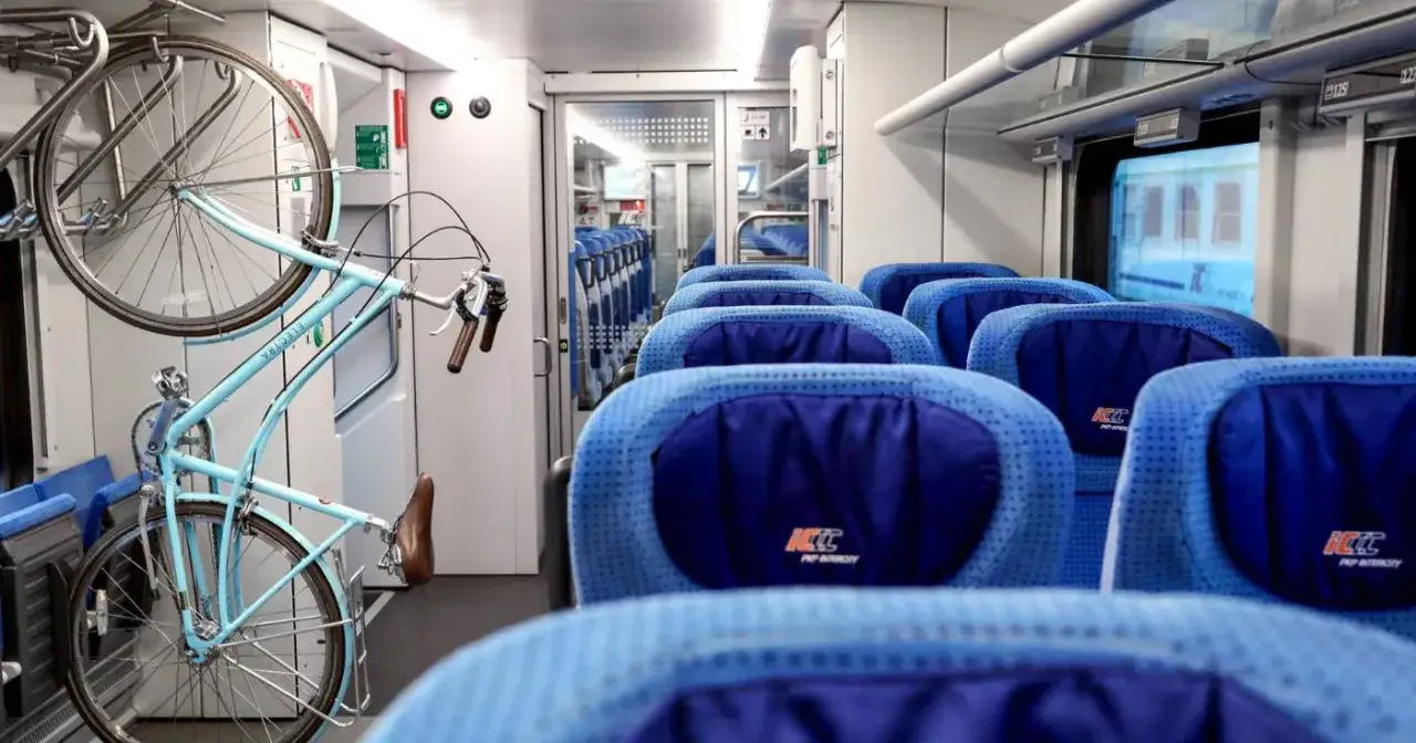 Czy za rower w pociągu się płaci? Sprawdź aktualne zasady i opłaty