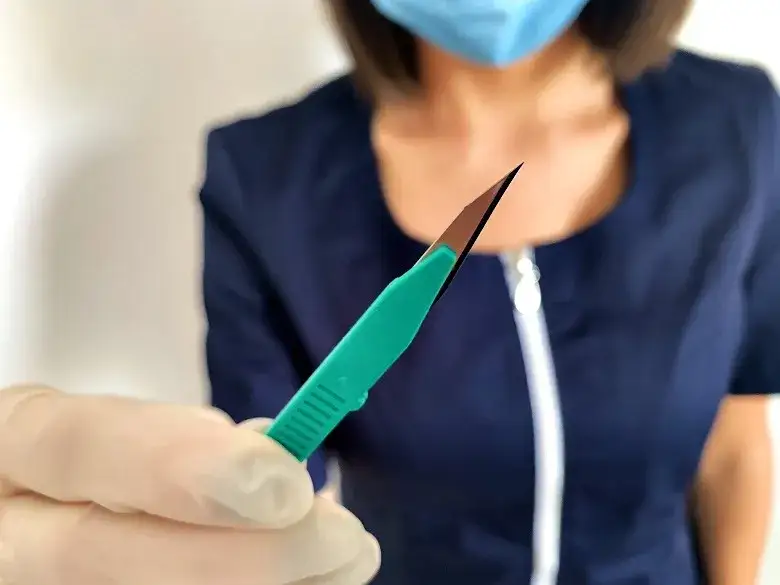 Ile wynosi emerytura pielęgniarki? Fakty, które zaskakują i informują