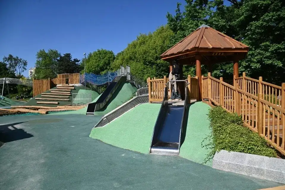 Plac zabaw Park Ujazdowski: Otwarcie wiosną 2026 co czeka dzieci?