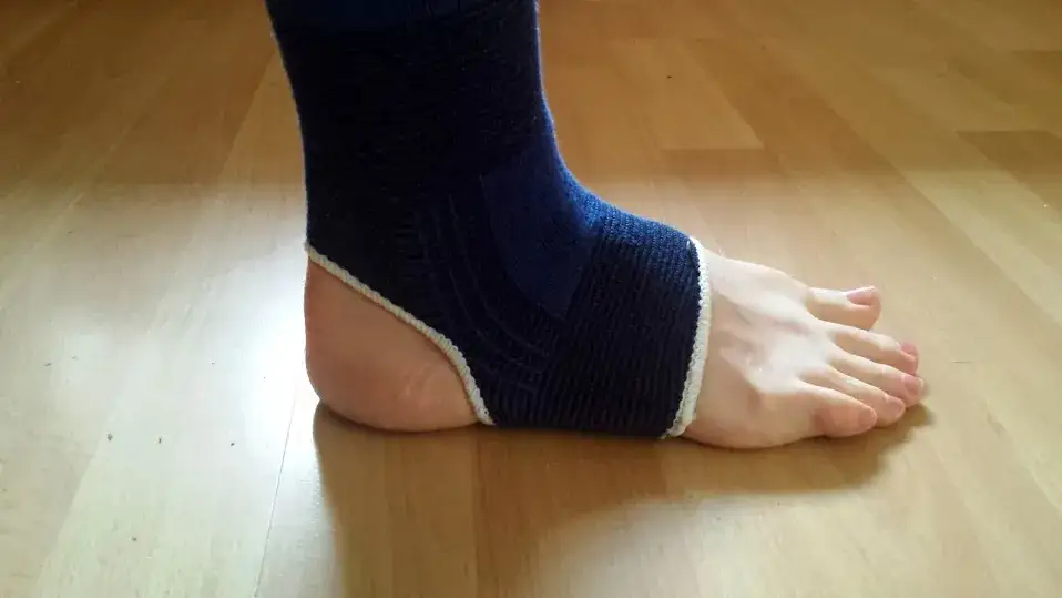 Skręcenie kostki: Ile L4 i jak szybko wrócić do formy?