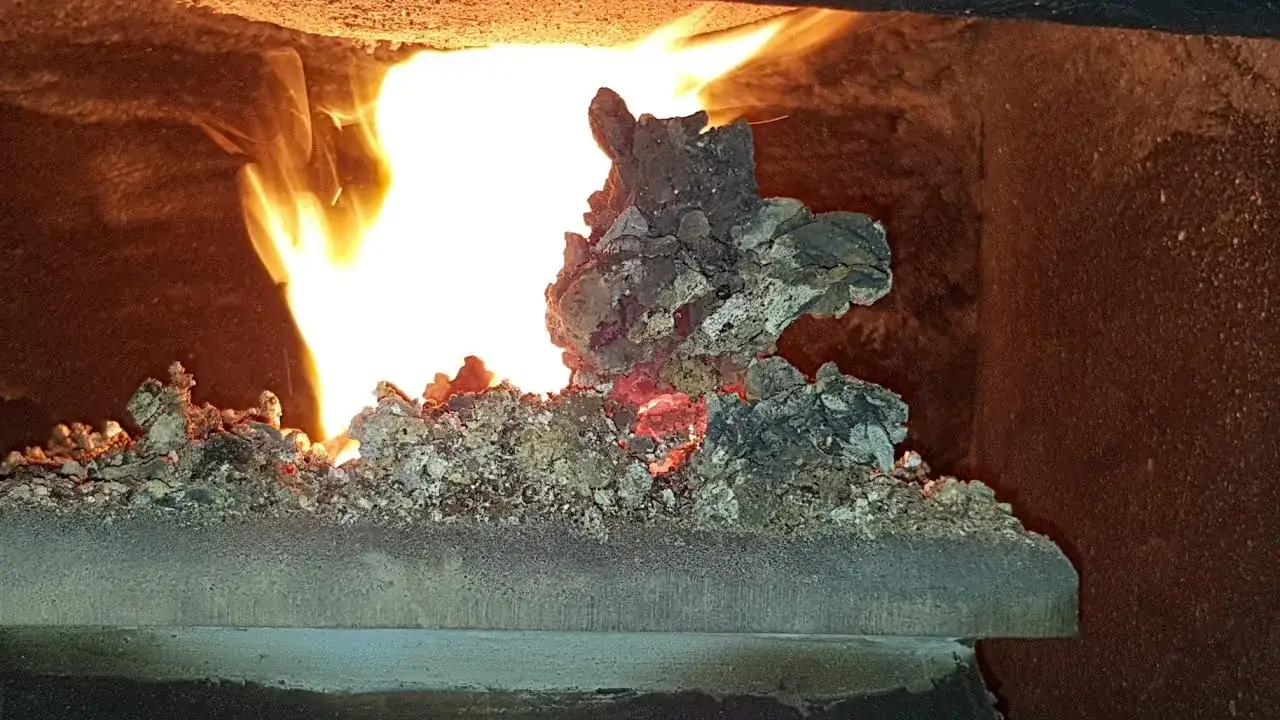 Dlaczego powstają spieki w piecu na ekogroszek i jak ich uniknąć