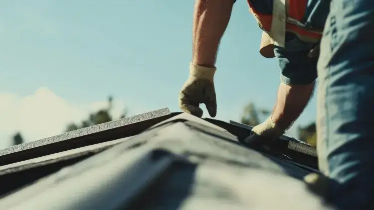 Jak prawidłowo położyć gont na płycie OSB – uniknij błędów i zabezpiecz dach