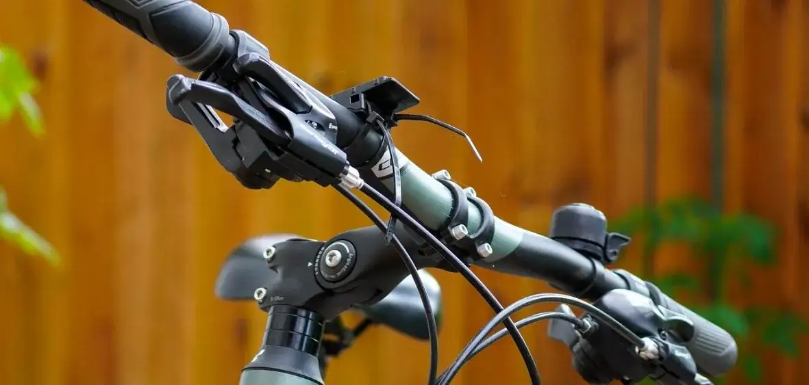 Jak obniżyć kierownice w rowerze i poprawić komfort jazdy