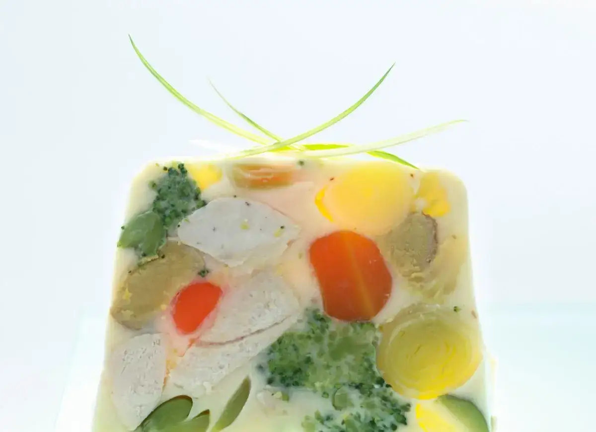 Domowa galareta drobiowa: Jak uzyskać idealną klarowność i smak?