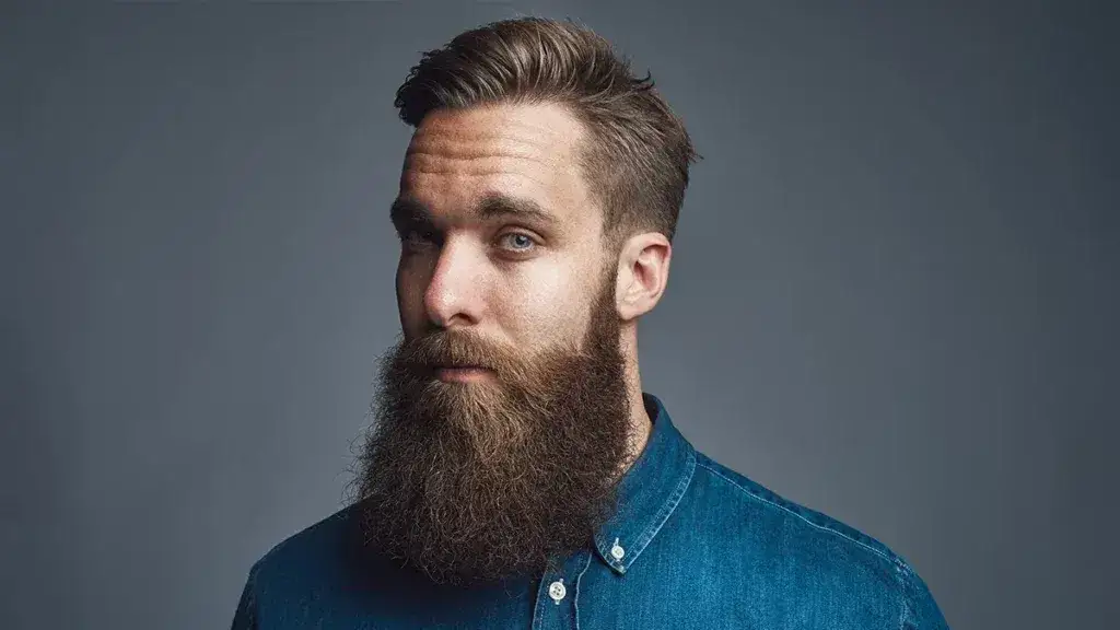 Zarost czy bez: co wybrać, by wyglądać atrakcyjnie i zadbanie?