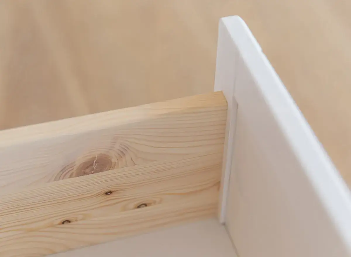 Jak skutecznie skleić szufladę w zamrażarce i uniknąć problemów