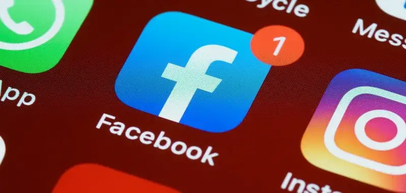 Jak kupić lajki na Facebooku i uniknąć oszustw oraz ryzyk