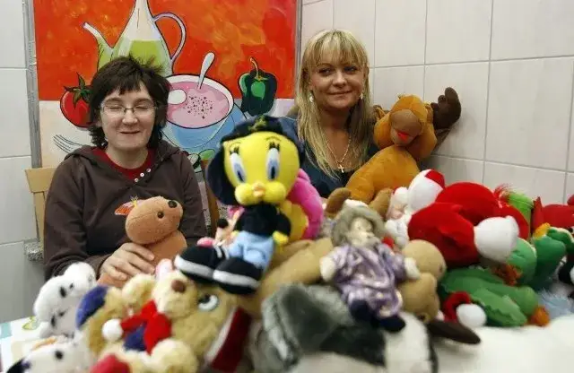 Gdzie oddać pluszowe zabawki, aby pomóc dzieciom w potrzebie