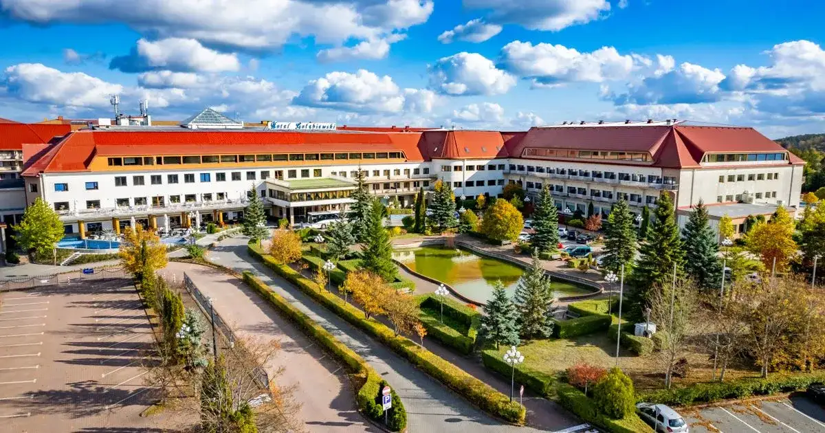 Hotel Gołębiewski Mikołajki – Kiedy powstał i jak się rozwinął
