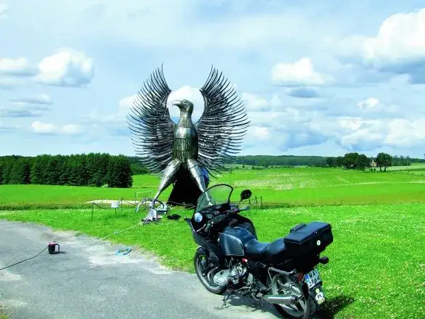 Trasy motocyklowe Kaszuby: odkryj malownicze szlaki i atrakcje