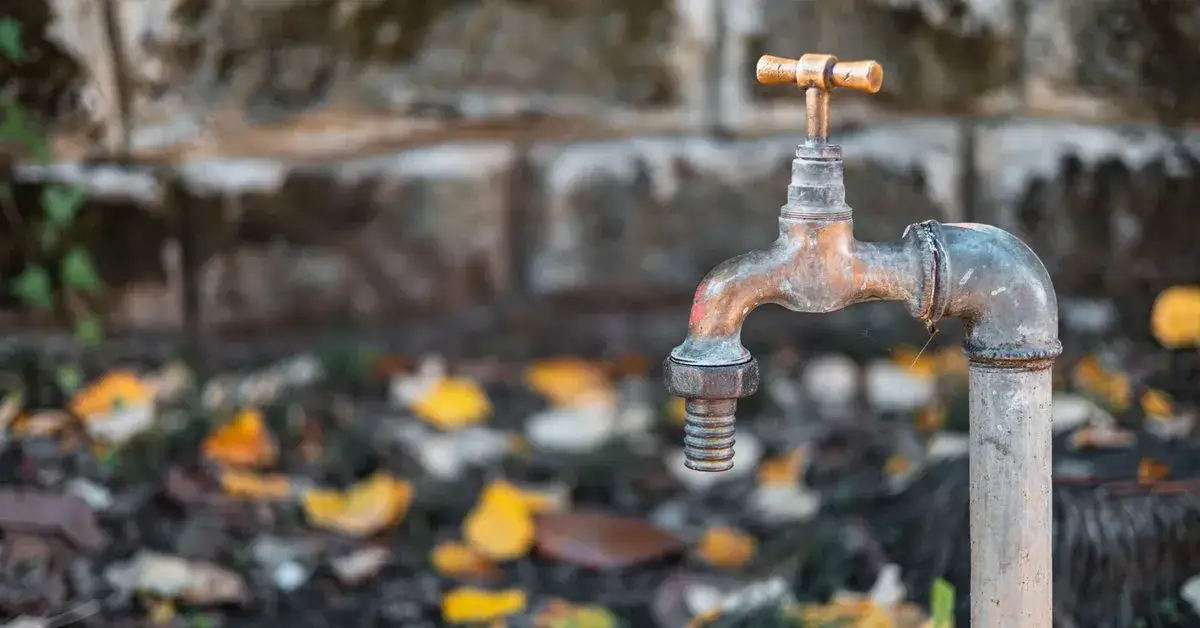 Jak zabezpieczyć kran na zewnątrz przed zamarzaniem zimą?