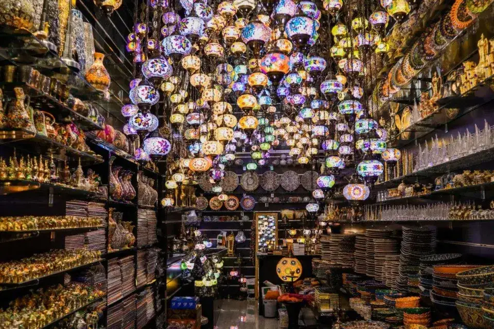 Co warto kupić w Dubaju? Odkryj unikalne pamiątki i okazje