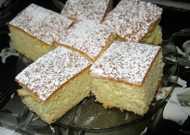 Pyszne ciasto jogurtowe z mąki kukurydzianej - bezglutenowy przepis