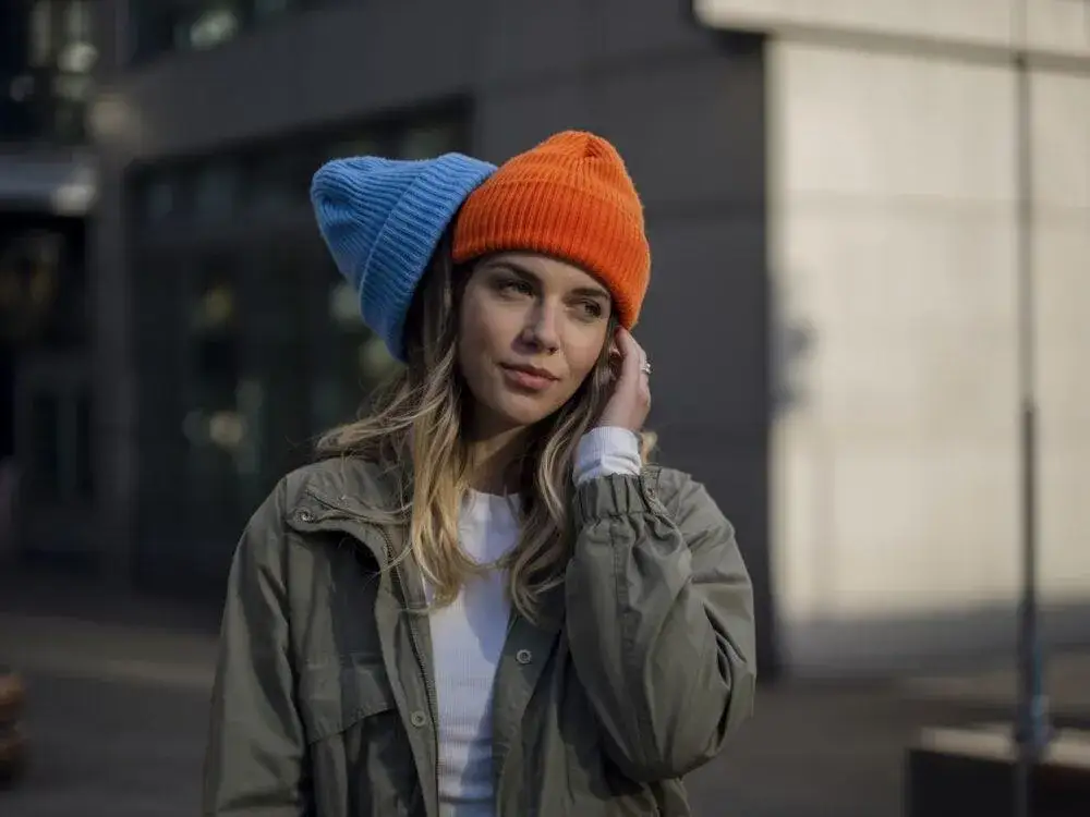 Jakie kolory czapek idealnie pasują do kurtki khaki? Sprawdź!