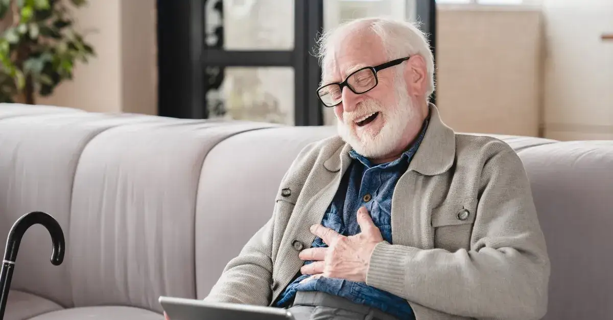 Ile wynosi najniższa emerytura brutto i jak zmienia się co roku?