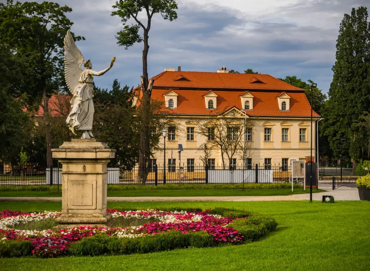 Żagań Pałac: Historia i zwiedzanie pałacu w miejscowości Żagań