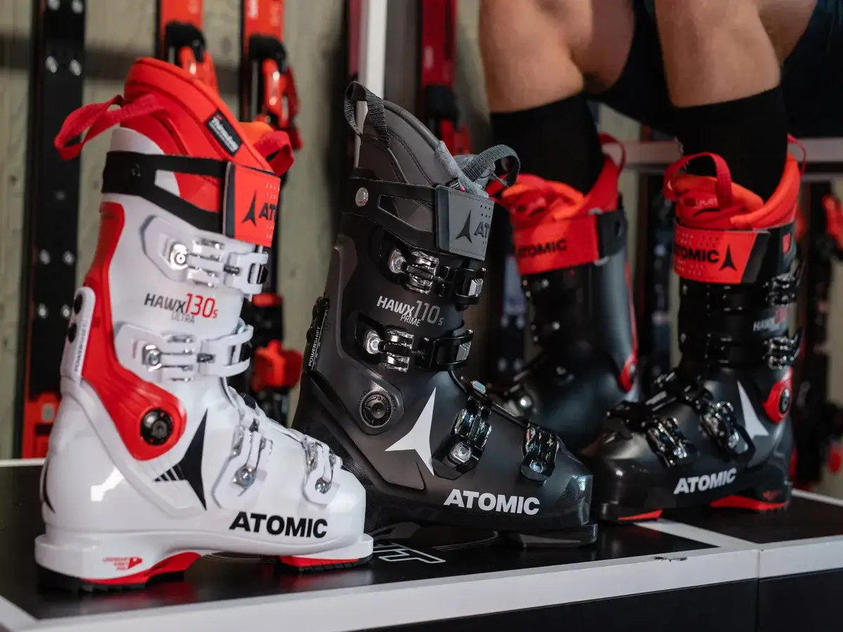 Gdzie kupić buty narciarskie? Najlepsze sklepy i porady na start