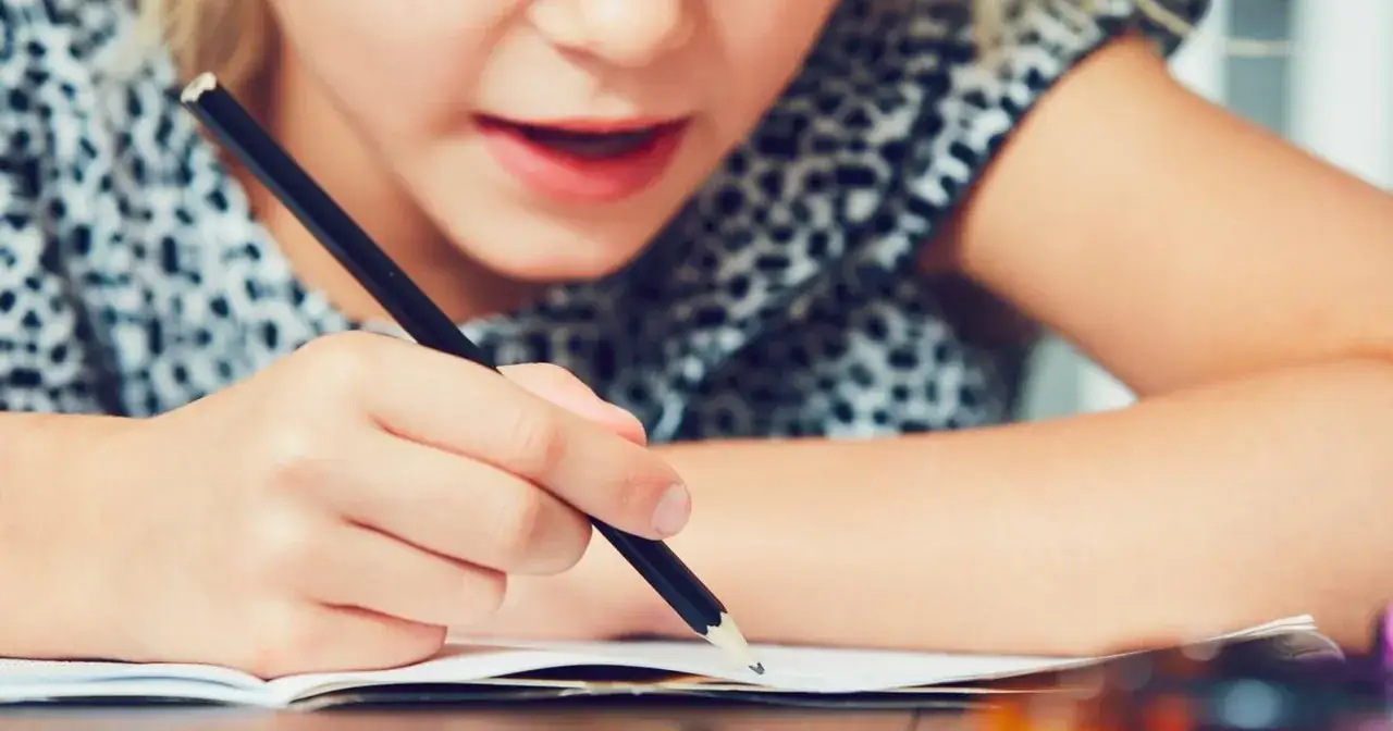 Kto diagnozuje dysleksję? Sprawdź, jak uzyskać pomoc specjalistów