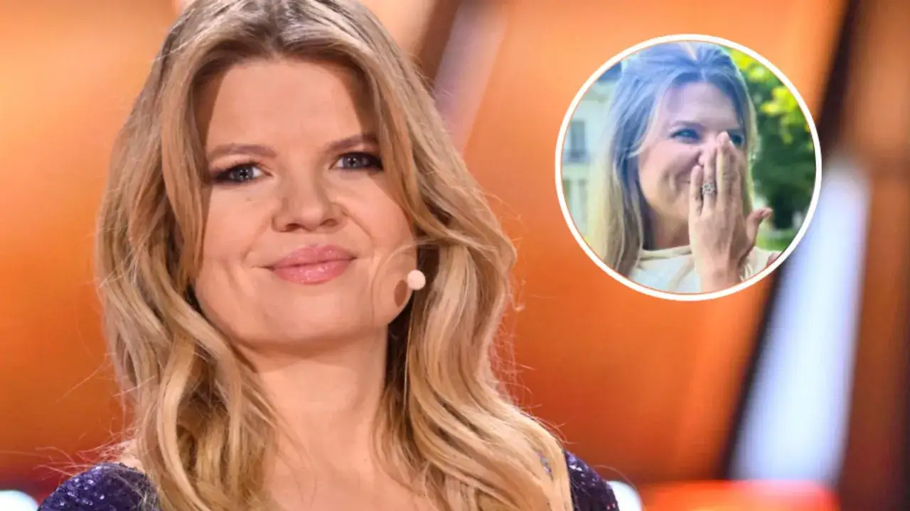 Marta Manowska uśmiecha się, pokazując pierścionek. Czyżby mąż i dzieci byli powodem jej szczęścia?