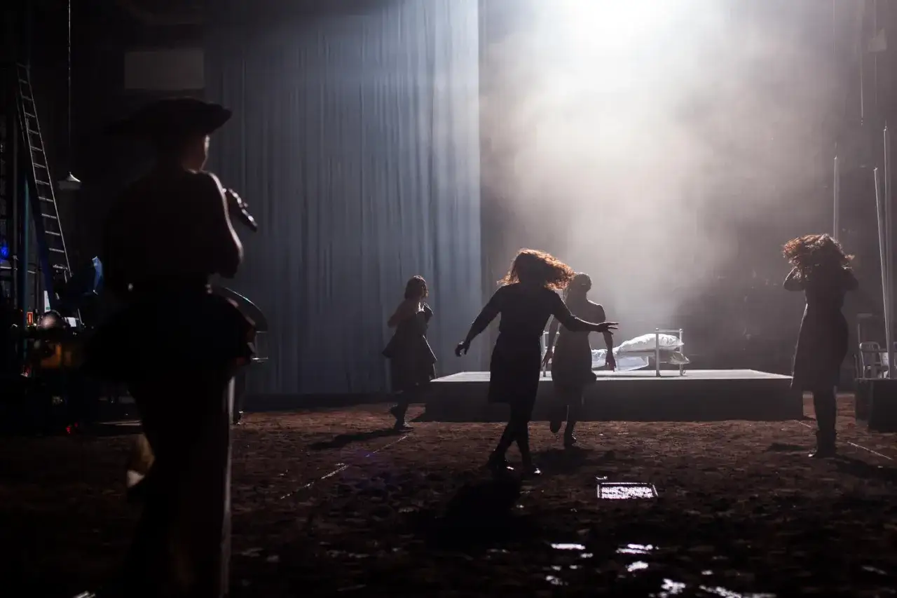 "Córka Czarownic" recenzja: Magia, która porusza do dziś?