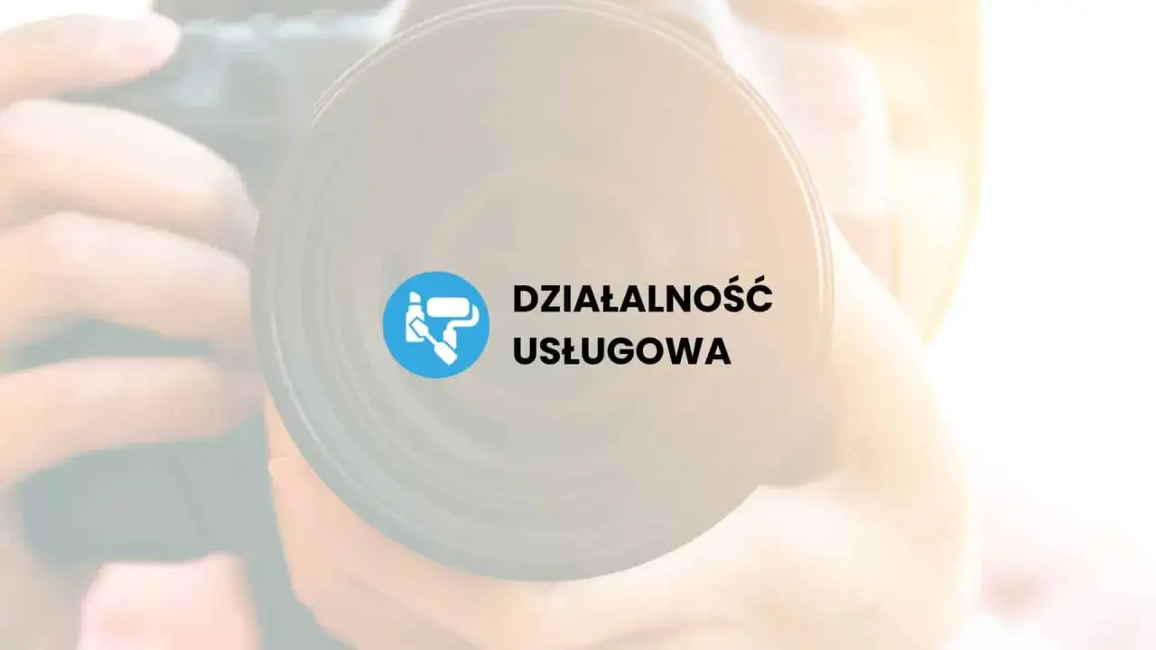 Chcesz wiedzieć, jak zarobić na fotografii? Ikona "Działalność usługowa" na tle aparatu sugeruje, że kluczem jest oferowanie usług.