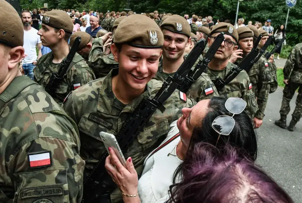 Zarabiaj w WOT: Ile możesz zarobić rocznie i miesięcznie?