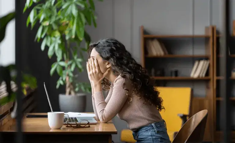 Czy z depresją można pracować? Jak to wpływa na twoje życie zawodowe