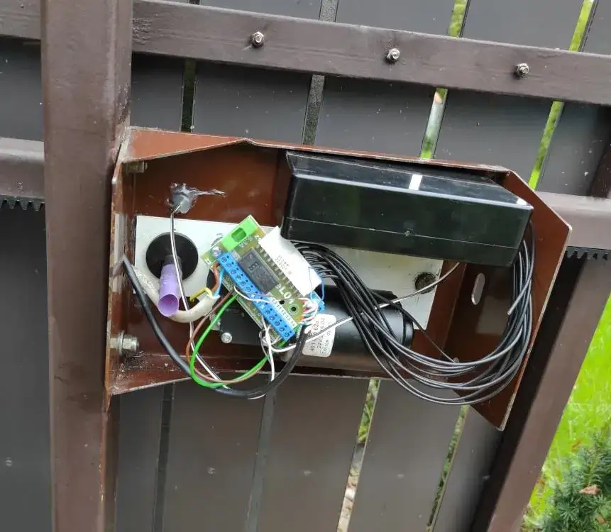 Jak podłączyć włącznik dzwonkowy do bramy garażowej bez błędów