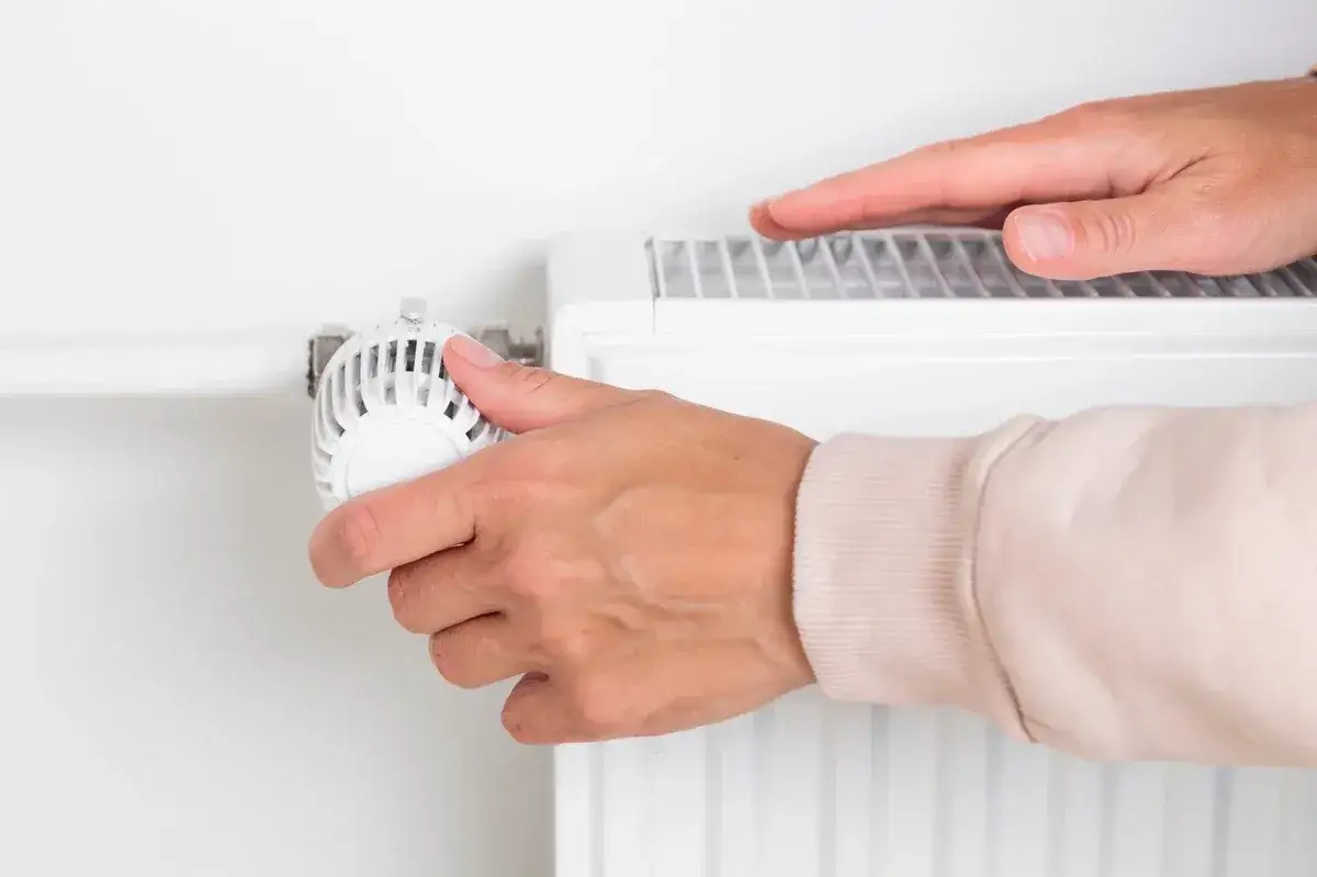 Jak włączyć grzejniki w bloku i uniknąć problemów z ogrzewaniem
