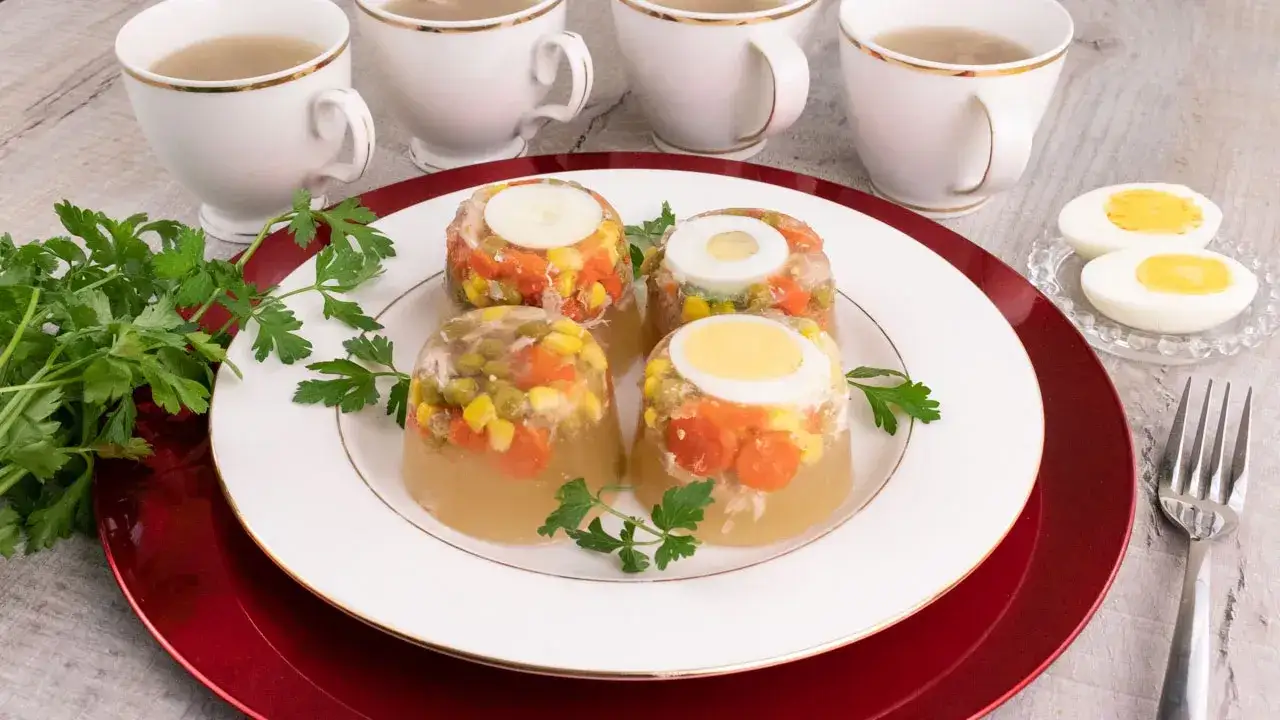 Najlepsze naczynia do galaretki drobiowej – jak uniknąć problemów z wyjmowaniem